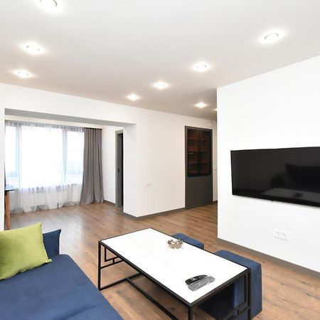 Beautiful Apartment Near The Republic Square 예레반 외부 사진