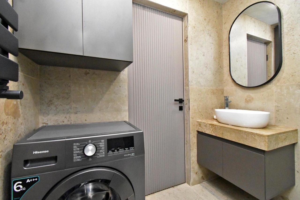 Beautiful Apartment Near The Republic Square 예레반 외부 사진